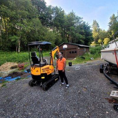 Customer David Thacker with excavator